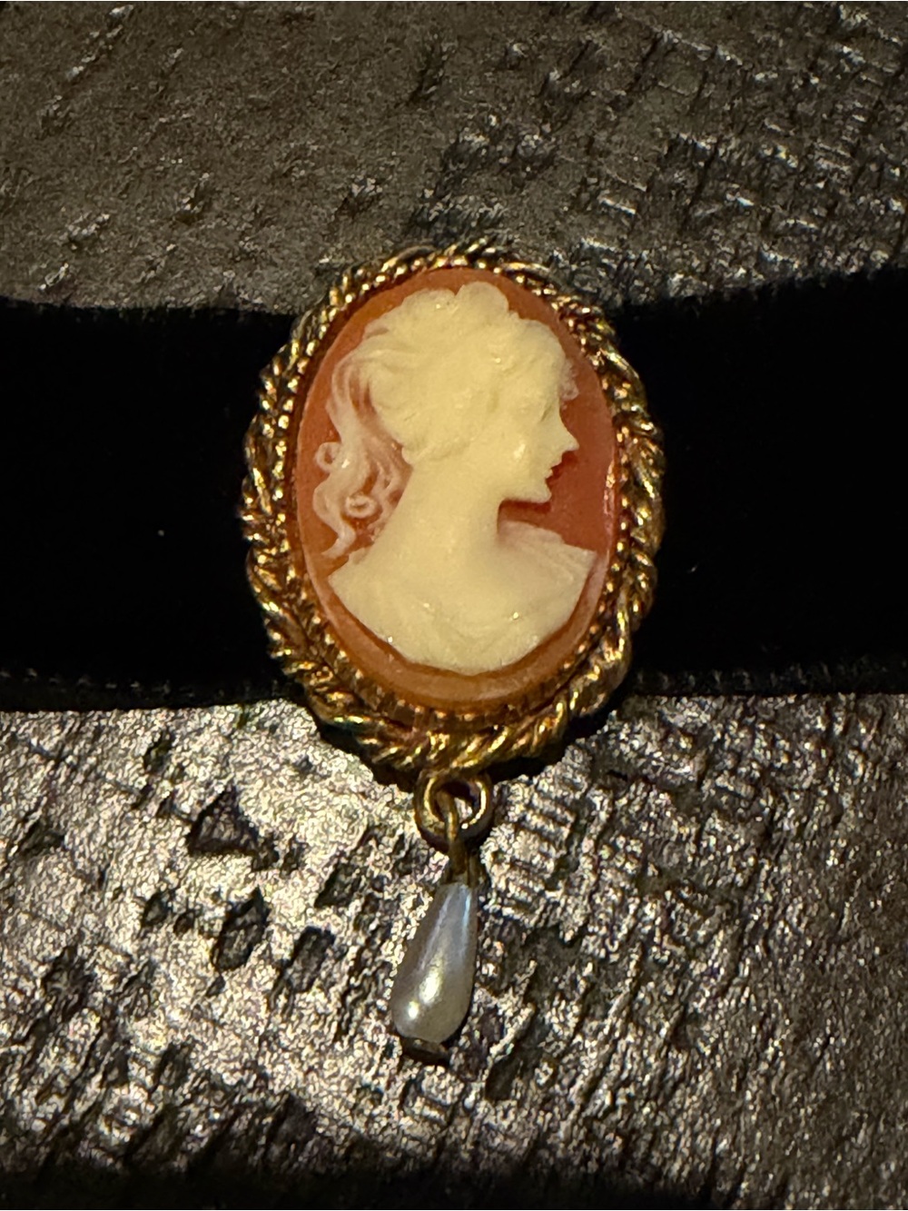 Vintage Style Cameo Pendant Necklace in Cream and Brown with Pearl Drop